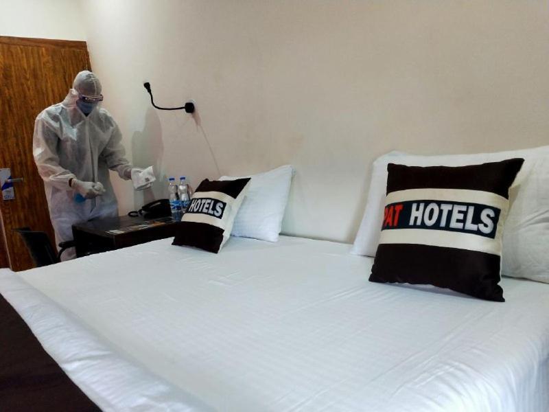 Pat Hotels Индаур Экстерьер фото