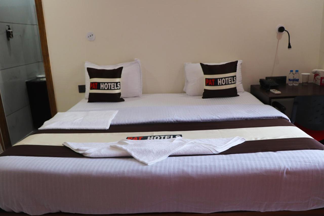 Pat Hotels Индаур Экстерьер фото