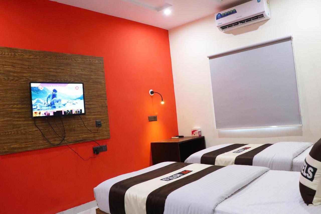 Pat Hotels Индаур Экстерьер фото