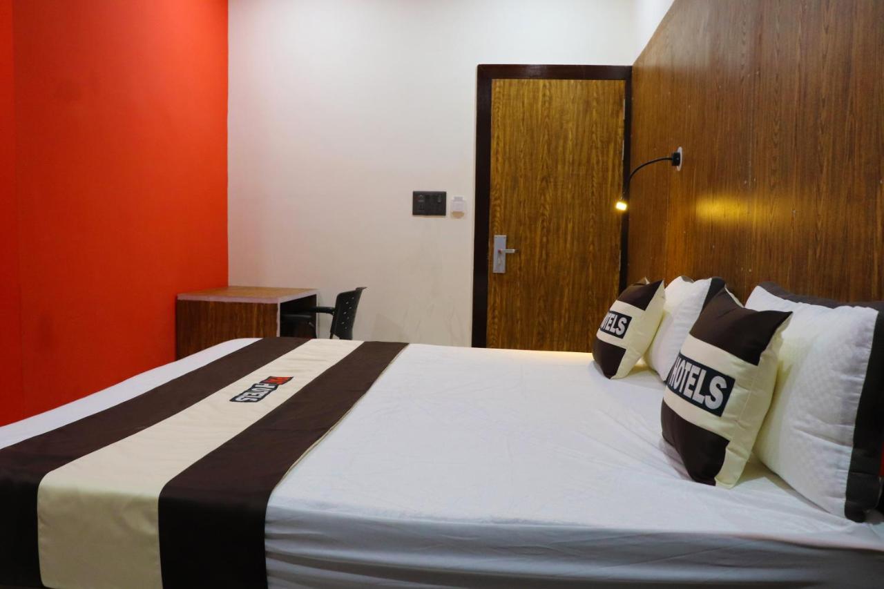 Pat Hotels Индаур Экстерьер фото