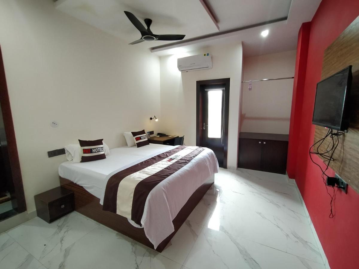 Pat Hotels Индаур Экстерьер фото